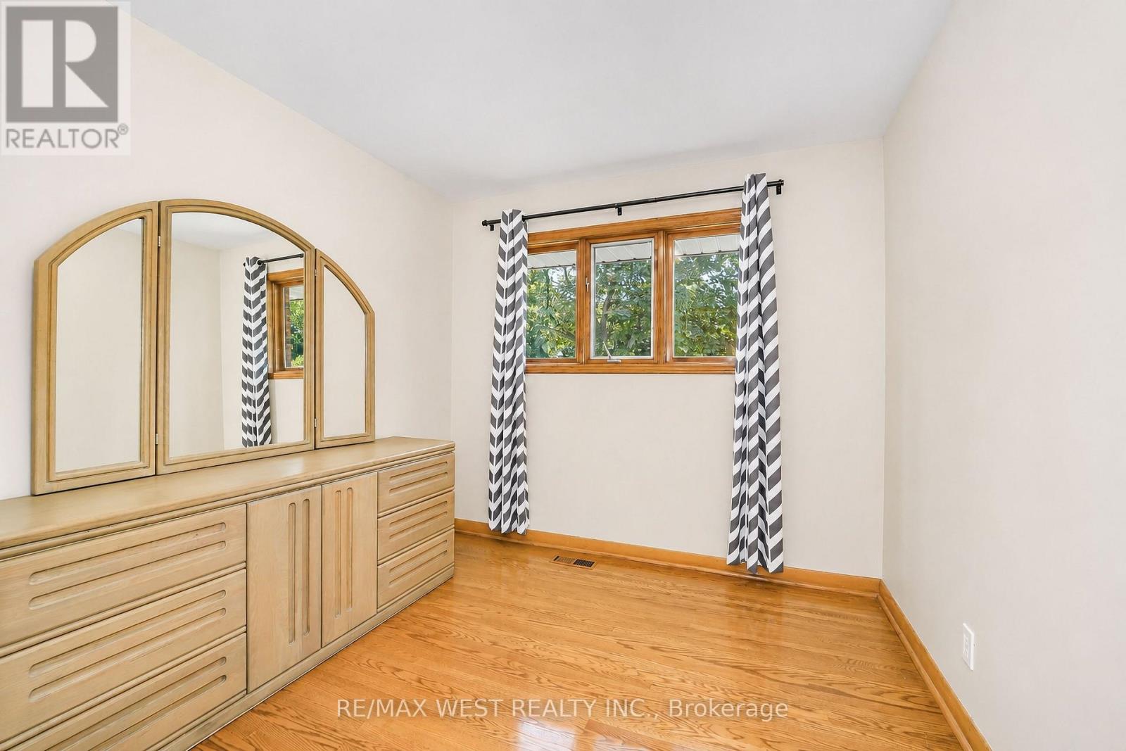 133 Sussex Street, Oshawa, Ontario  L1G 1W1 - Photo 11 - E13627200