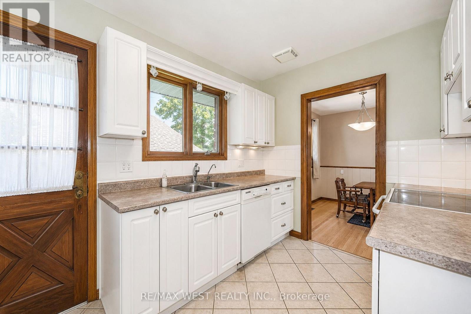 133 Sussex Street, Oshawa, Ontario  L1G 1W1 - Photo 8 - E13627200