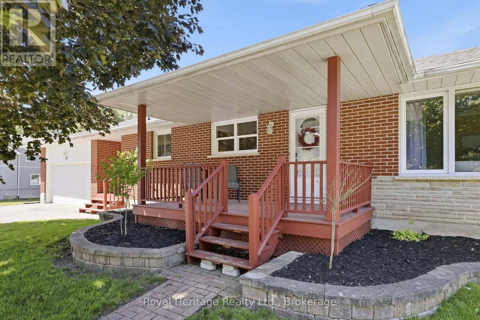 12 SIMCOE STREET, Whitby, Ontario