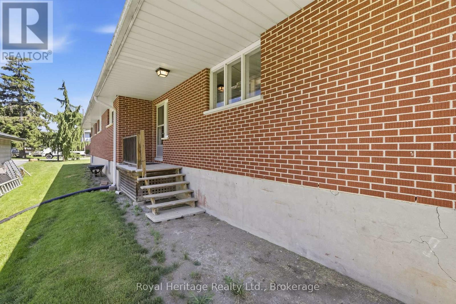 12 Simcoe Street, Whitby, Ontario  L1M 1B2 - Photo 24 - E13628316