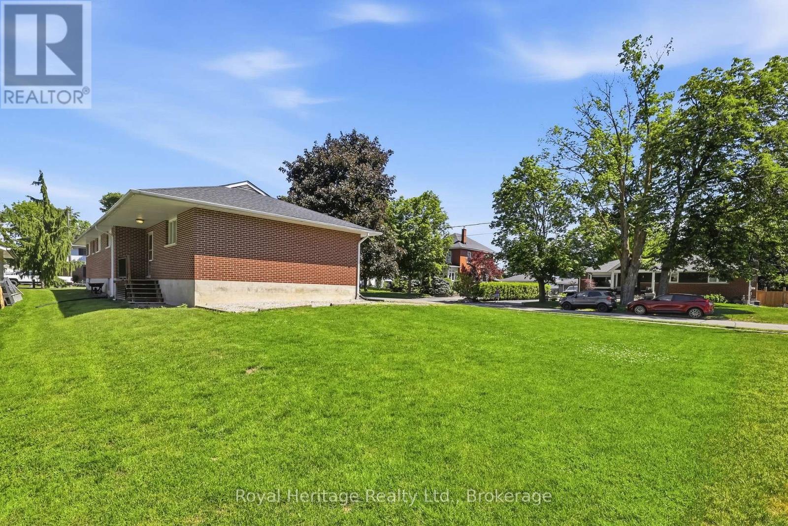 12 Simcoe Street, Whitby, Ontario  L1M 1B2 - Photo 25 - E13628316