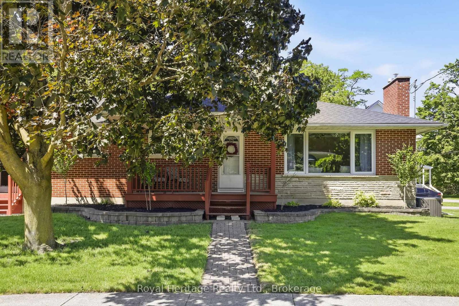 12 Simcoe Street, Whitby, Ontario  L1M 1B2 - Photo 27 - E13628316