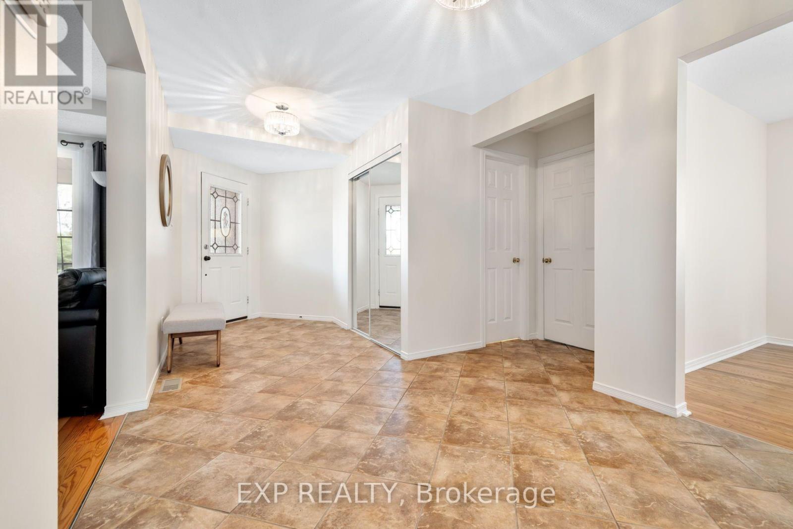 103 Flamborough Way, Ottawa, Ontario  K2K 2G1 - Photo 5 - X13628414