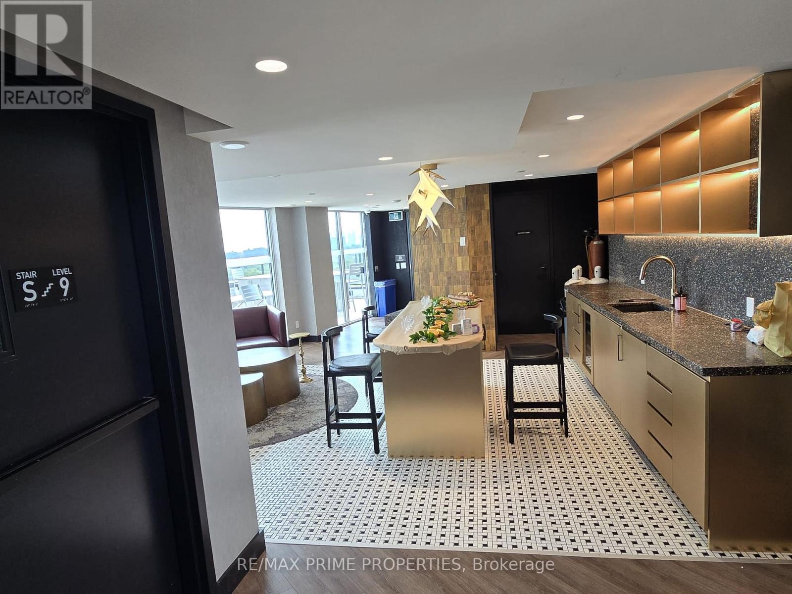 405 - 5 Lakeview Avenue, Toronto, Ontario  M6J 0H3 - Photo 11 - C13628422