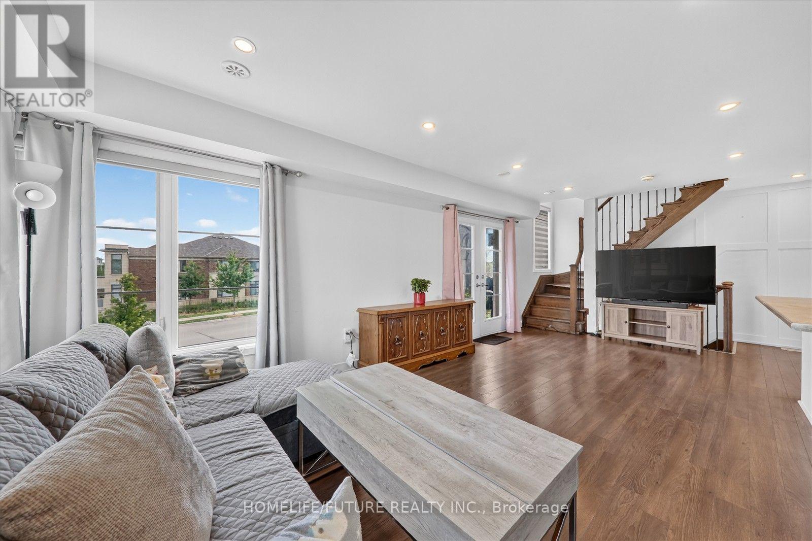 46 Pallock Hill Way, Whitby, Ontario  L1R 0N5 - Photo 13 - E13628382