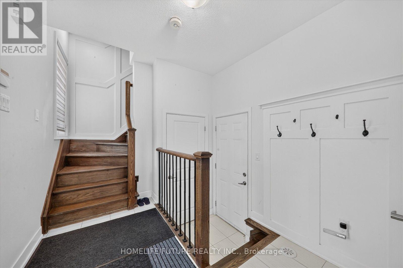 46 Pallock Hill Way, Whitby, Ontario  L1R 0N5 - Photo 7 - E13628382