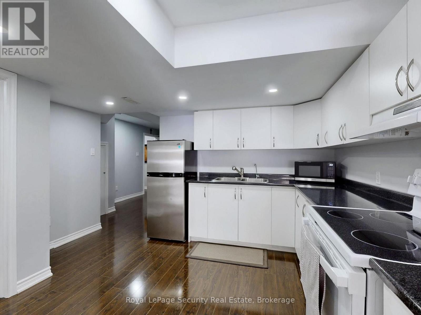 39 Vivian Creek Road, East Gwillimbury, Ontario  L0G 1M0 - Photo 2 - N13628318