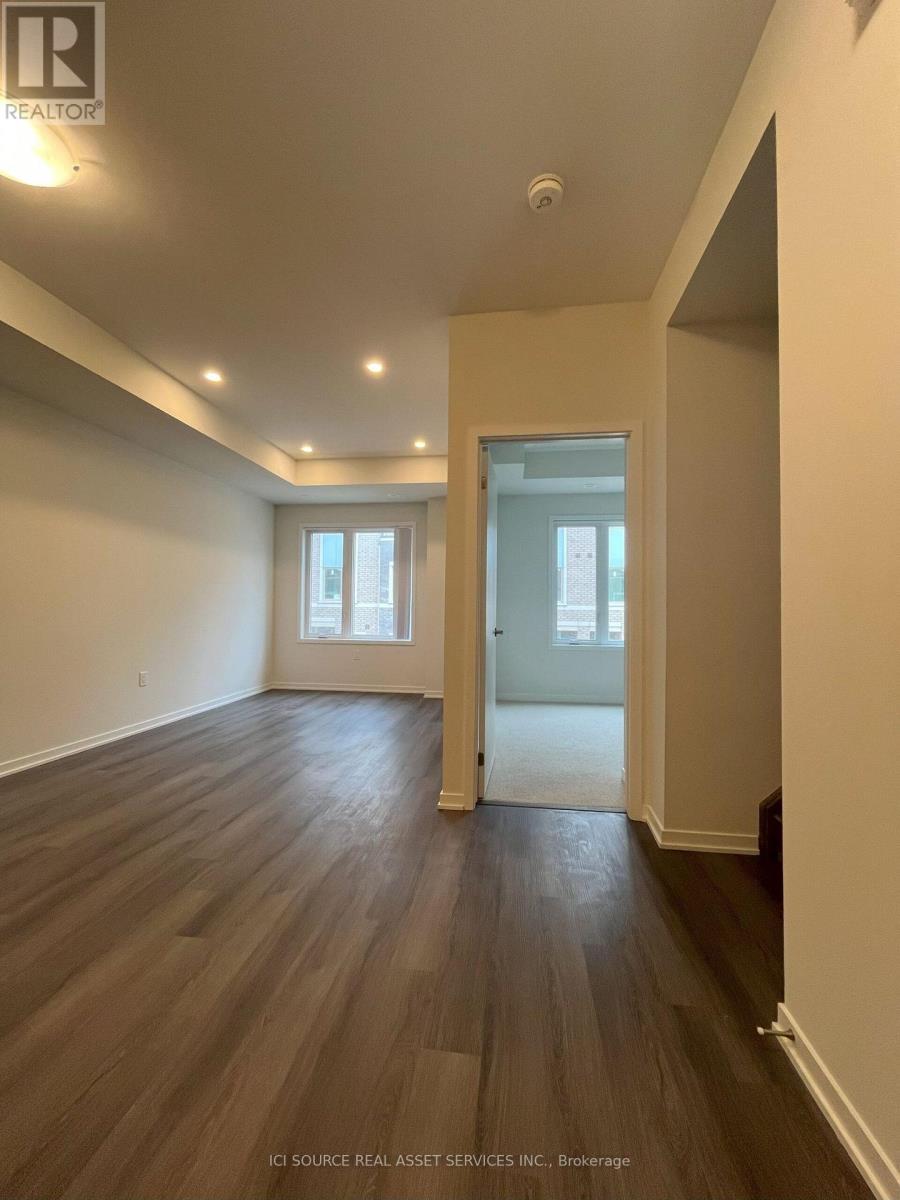 227 - 131 Honeycrisp Crescent, Vaughan, Ontario  L4K 5Z8 - Photo 2 - N13628326