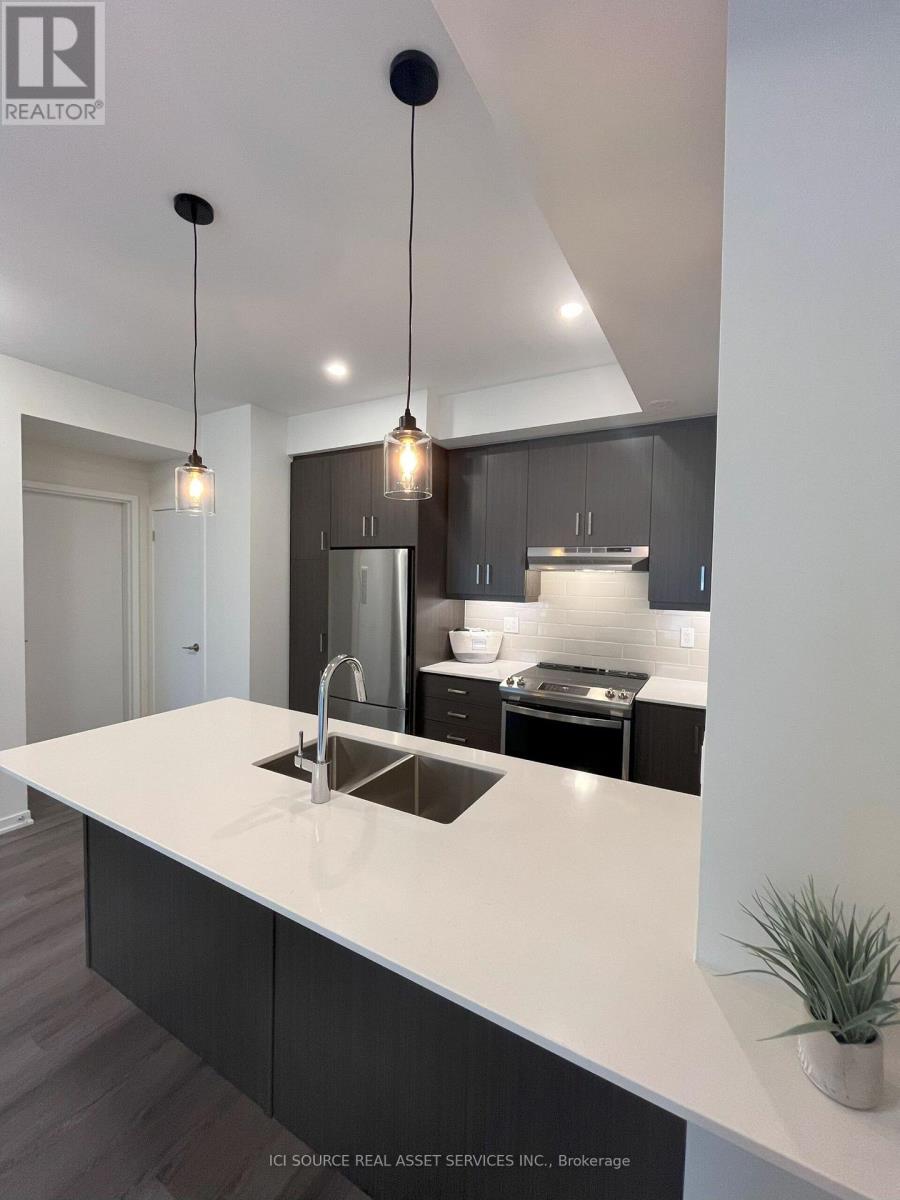 227 - 131 Honeycrisp Crescent, Vaughan, Ontario  L4K 5Z8 - Photo 4 - N13628326