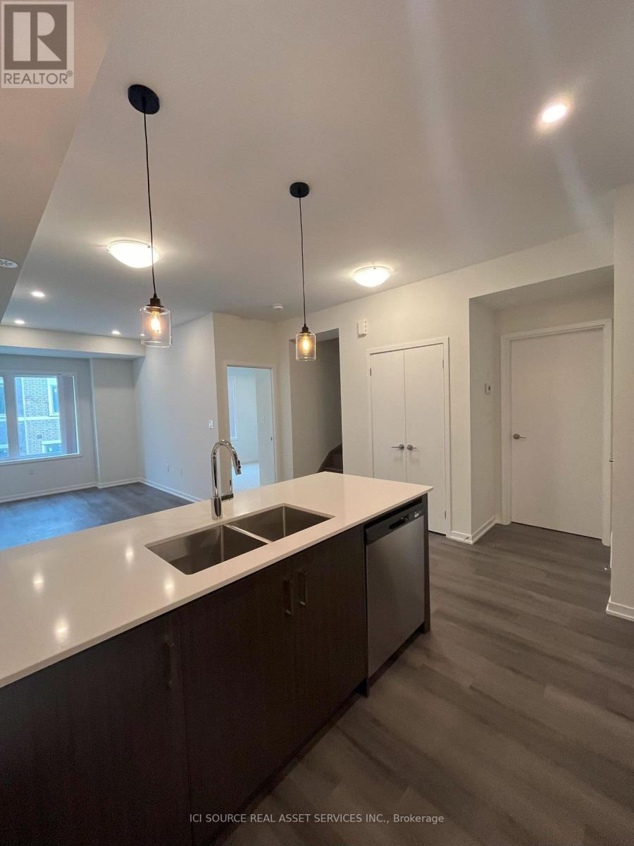 227 - 131 Honeycrisp Crescent, Vaughan, Ontario  L4K 5Z8 - Photo 6 - N13628326