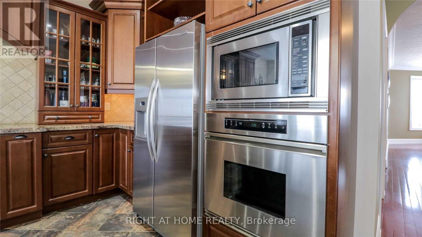 2014 Innisbrook Street, Innisfil, Ontario  L9S 5A3 - Photo 17 - N13628432