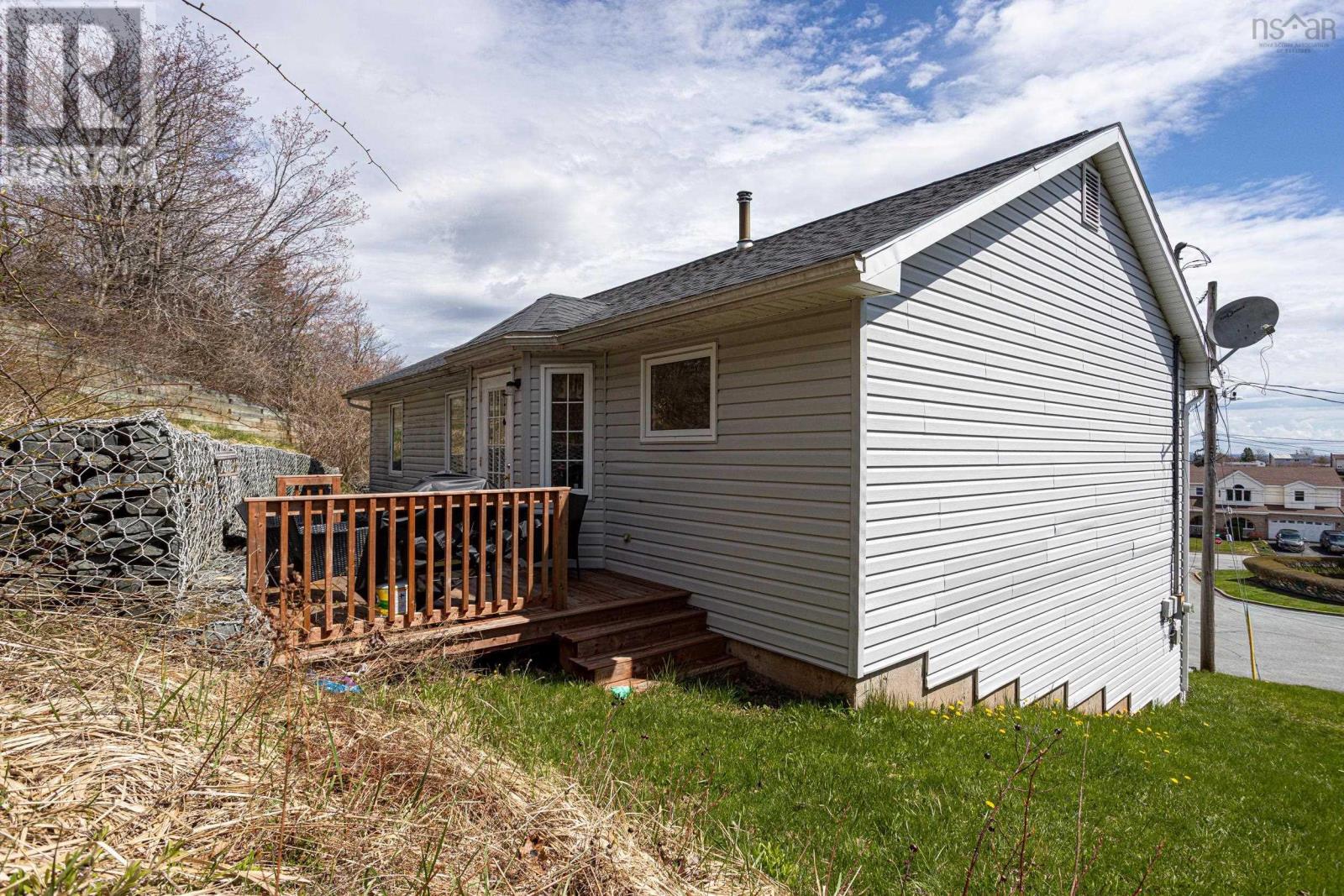 4 Ocono Court, Dartmouth, Nova Scotia  B2W 5X6 - Photo 2 - 202618123