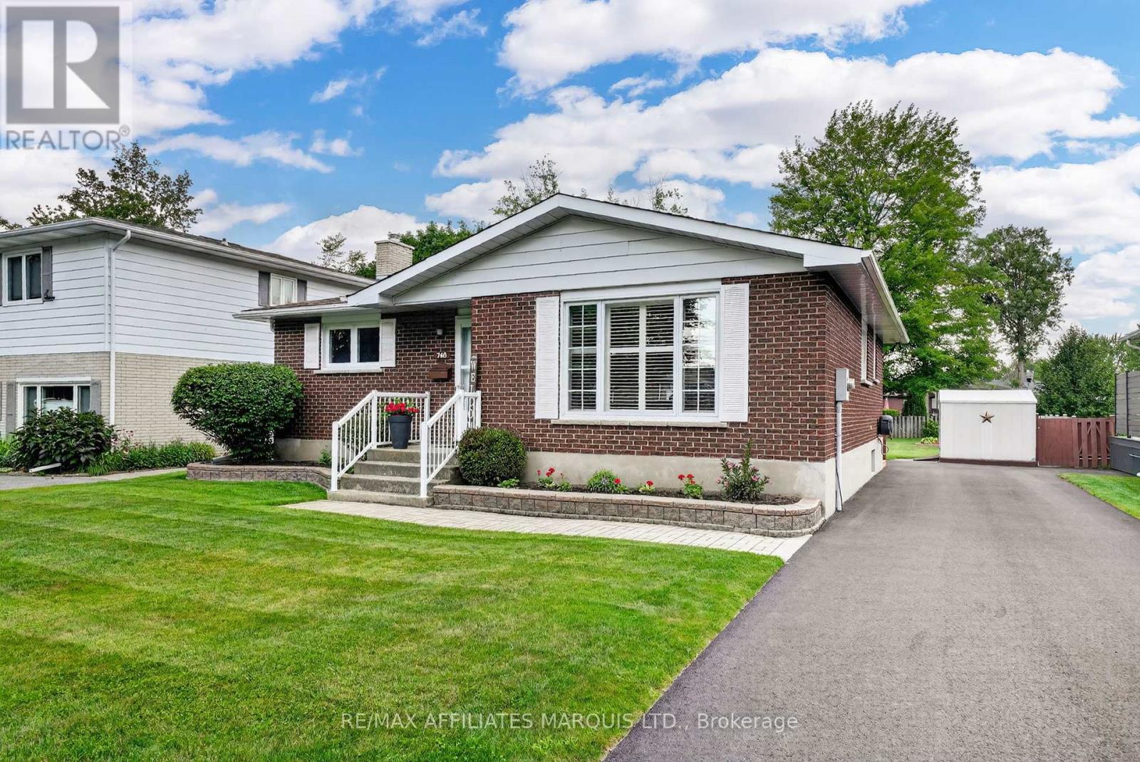 748 MONTCALM COURT, Cornwall, Ontario