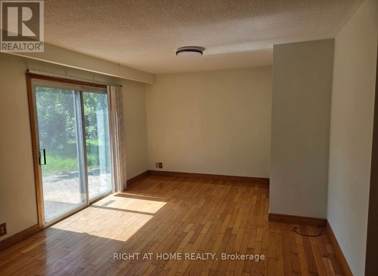 1010 Bloor Street, Mississauga, Ontario  L4Y 2N2 - Photo 11 - W13073152