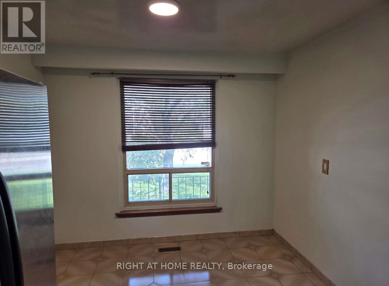 1010 Bloor Street, Mississauga, Ontario  L4Y 2N2 - Photo 17 - W13073152