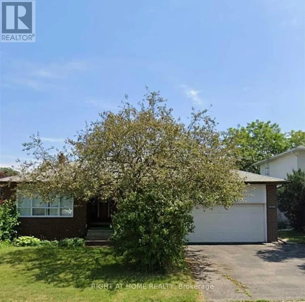 1010 Bloor Street, Mississauga, Ontario  L4Y 2N2 - Photo 2 - W13073152