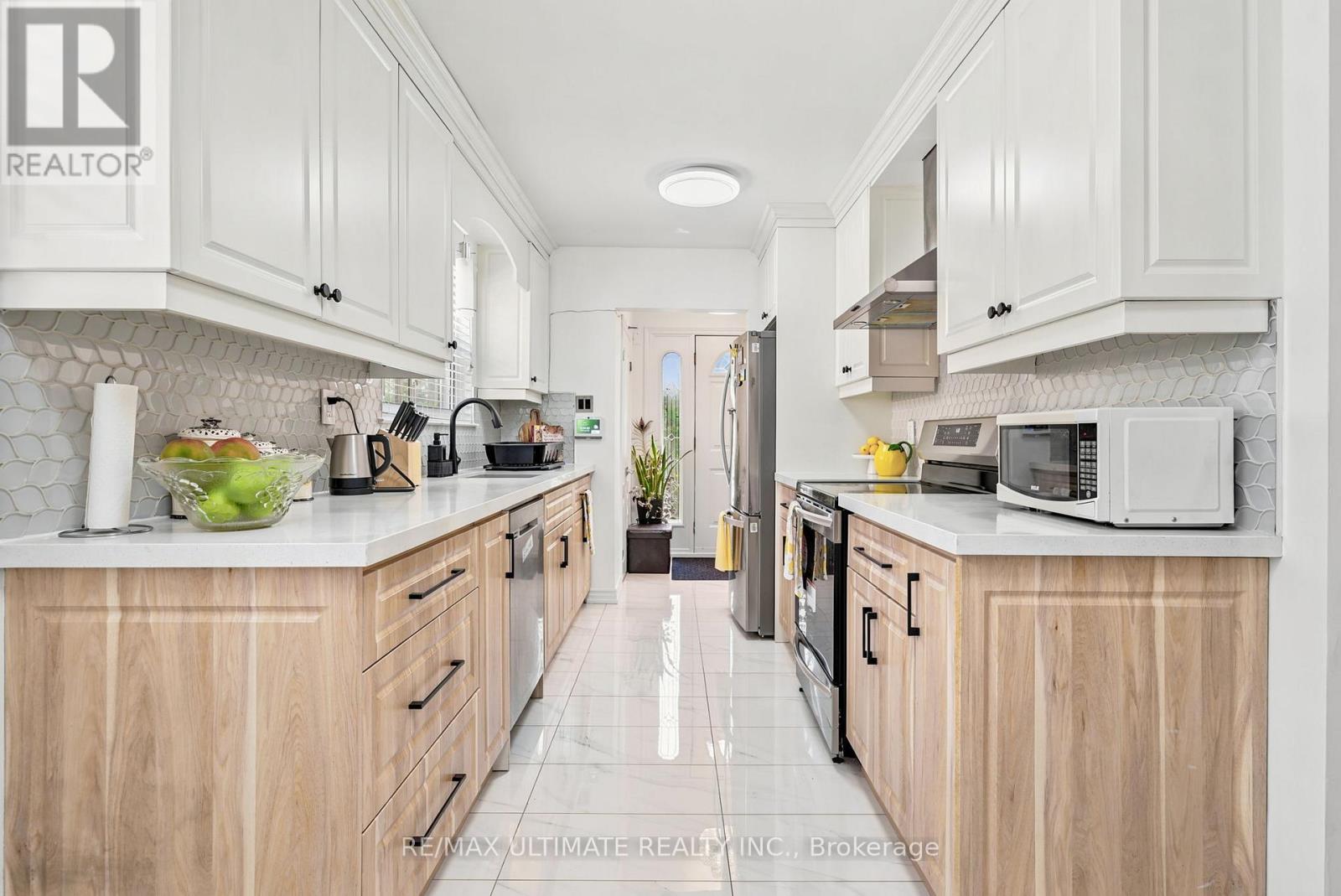 48 Venetian Crescent, Toronto, Ontario  M3N 2L8 - Photo 17 - W13628350