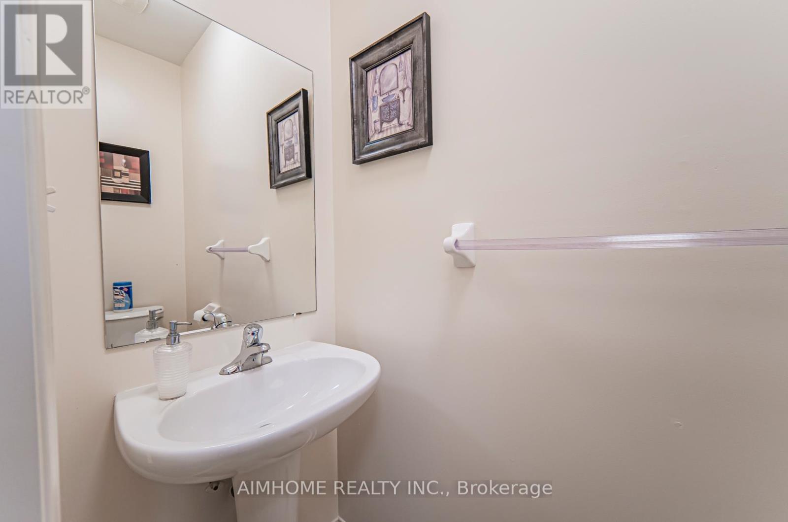 688 Courtney Valley Road, Mississauga, Ontario  L5V 0C3 - Photo 14 - W13628376