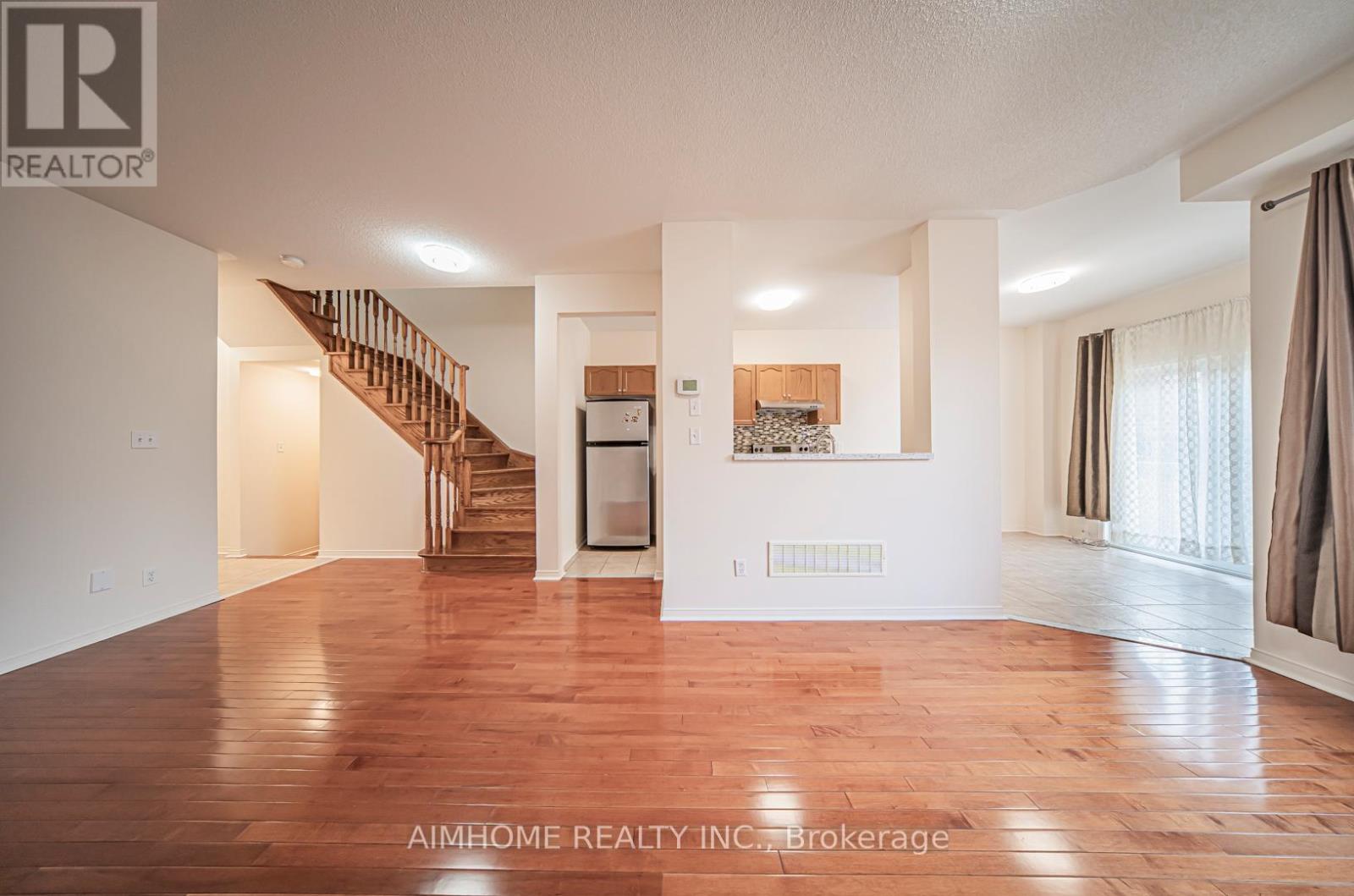 688 Courtney Valley Road, Mississauga, Ontario  L5V 0C3 - Photo 15 - W13628376