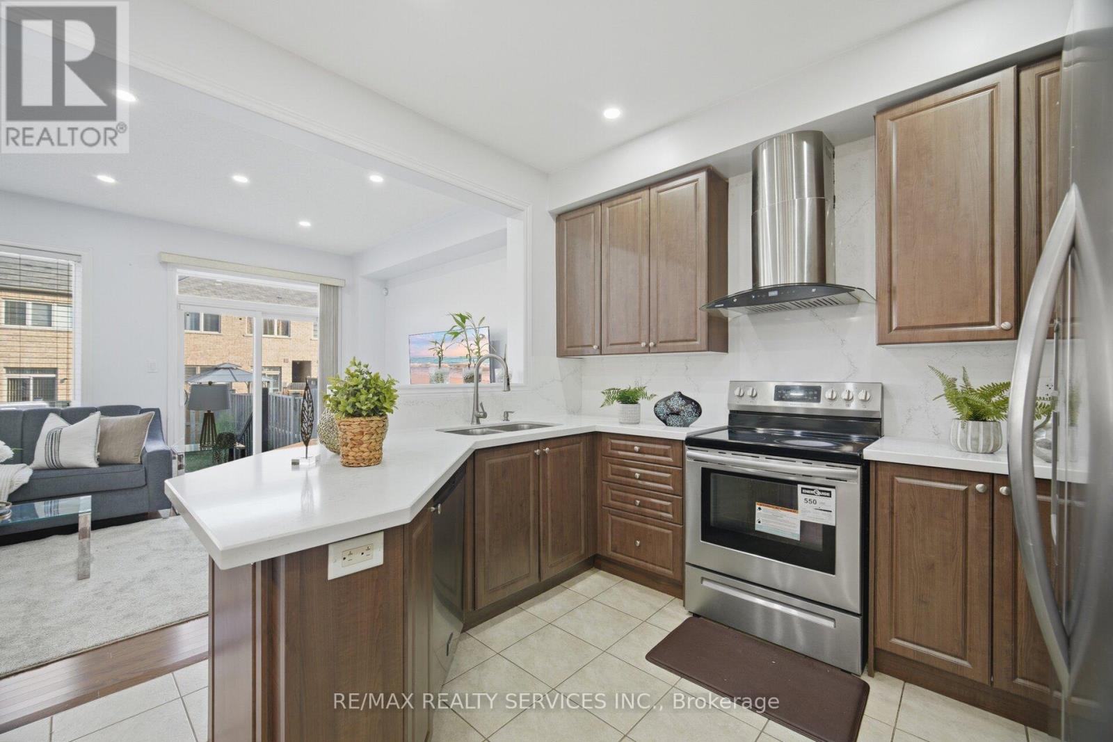 18 Seedland Crescent, Brampton, Ontario  L6R 0Z5 - Photo 10 - W13628406