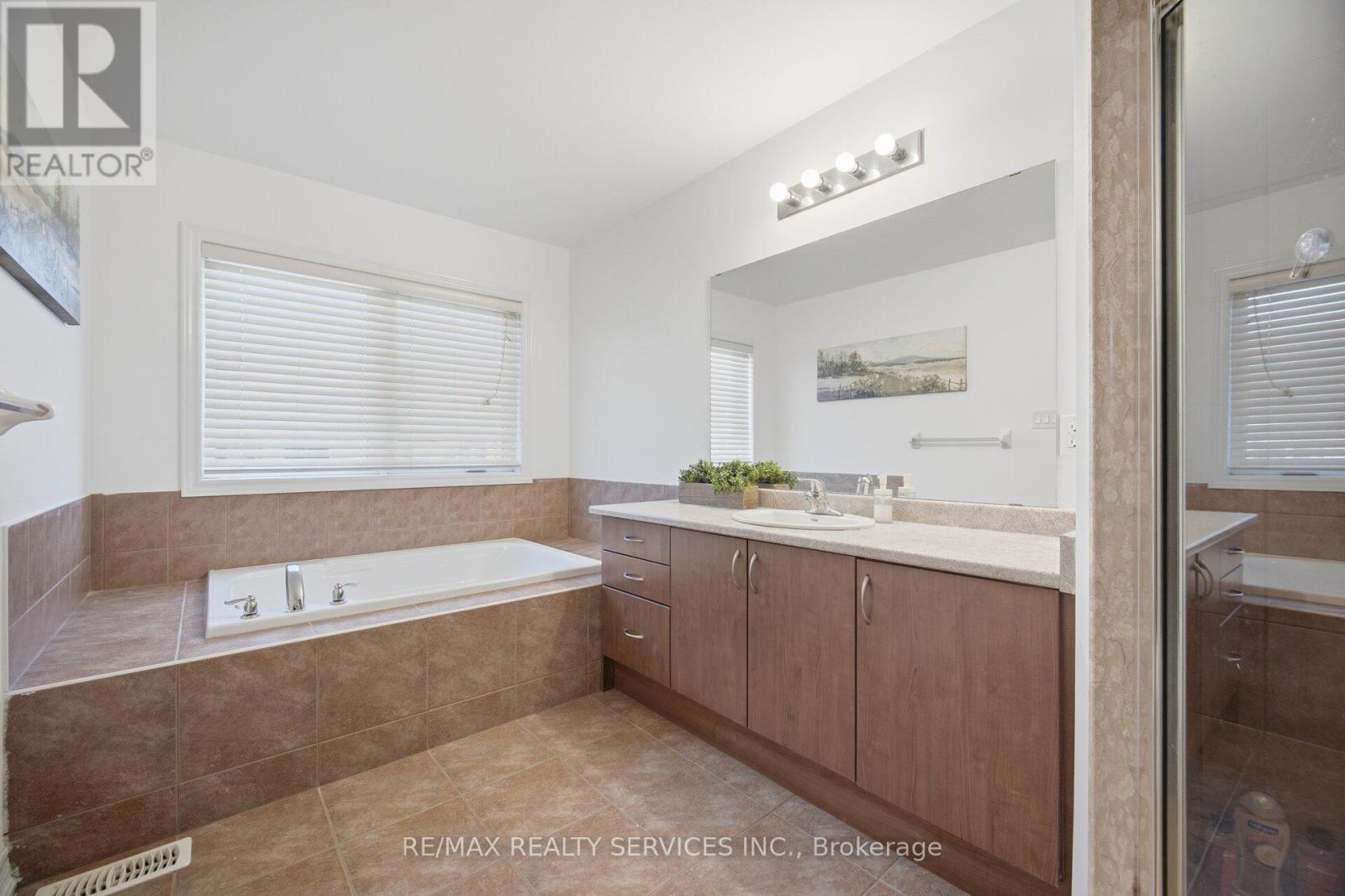 18 Seedland Crescent, Brampton, Ontario  L6R 0Z5 - Photo 24 - W13628406