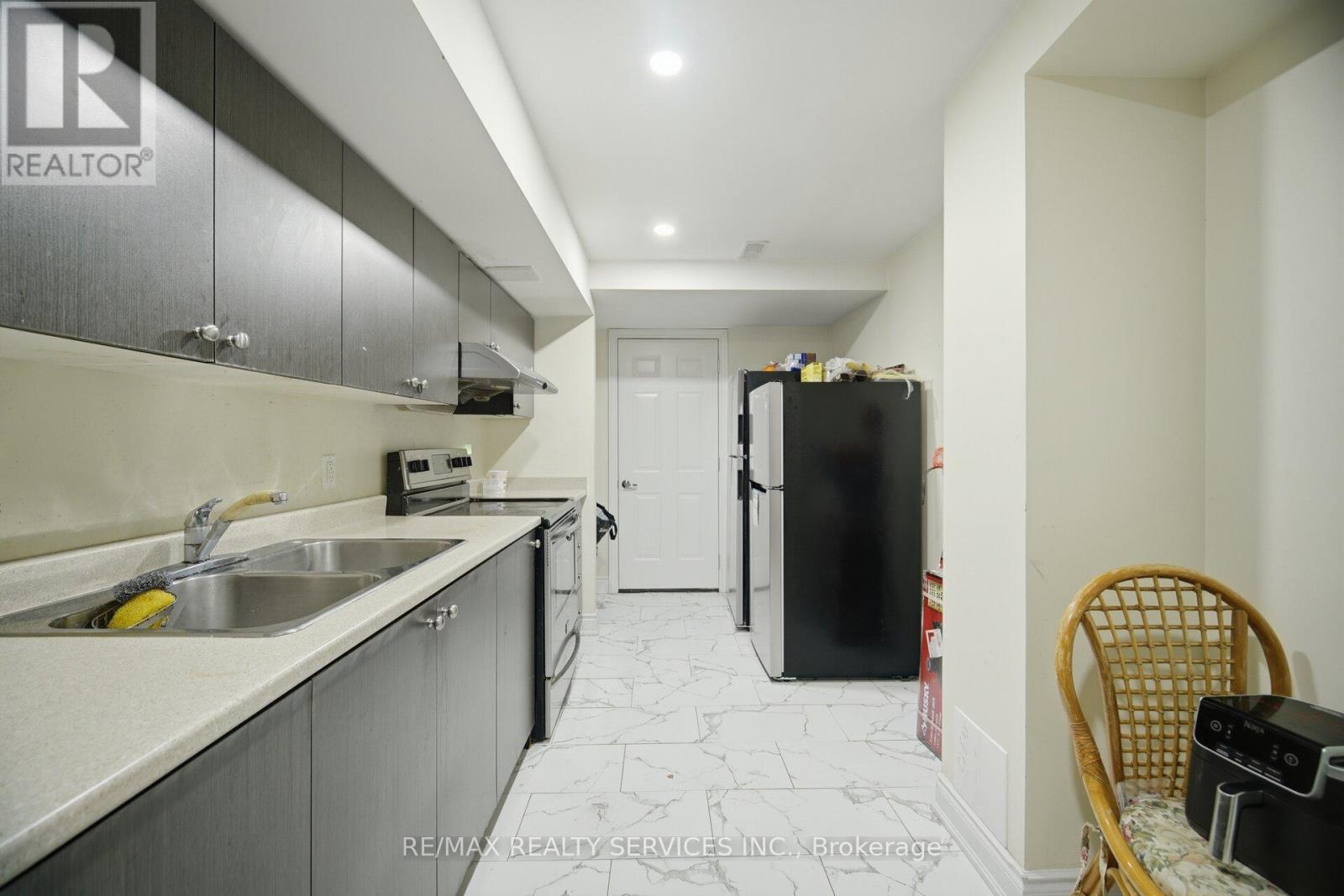 18 Seedland Crescent, Brampton, Ontario  L6R 0Z5 - Photo 35 - W13628406