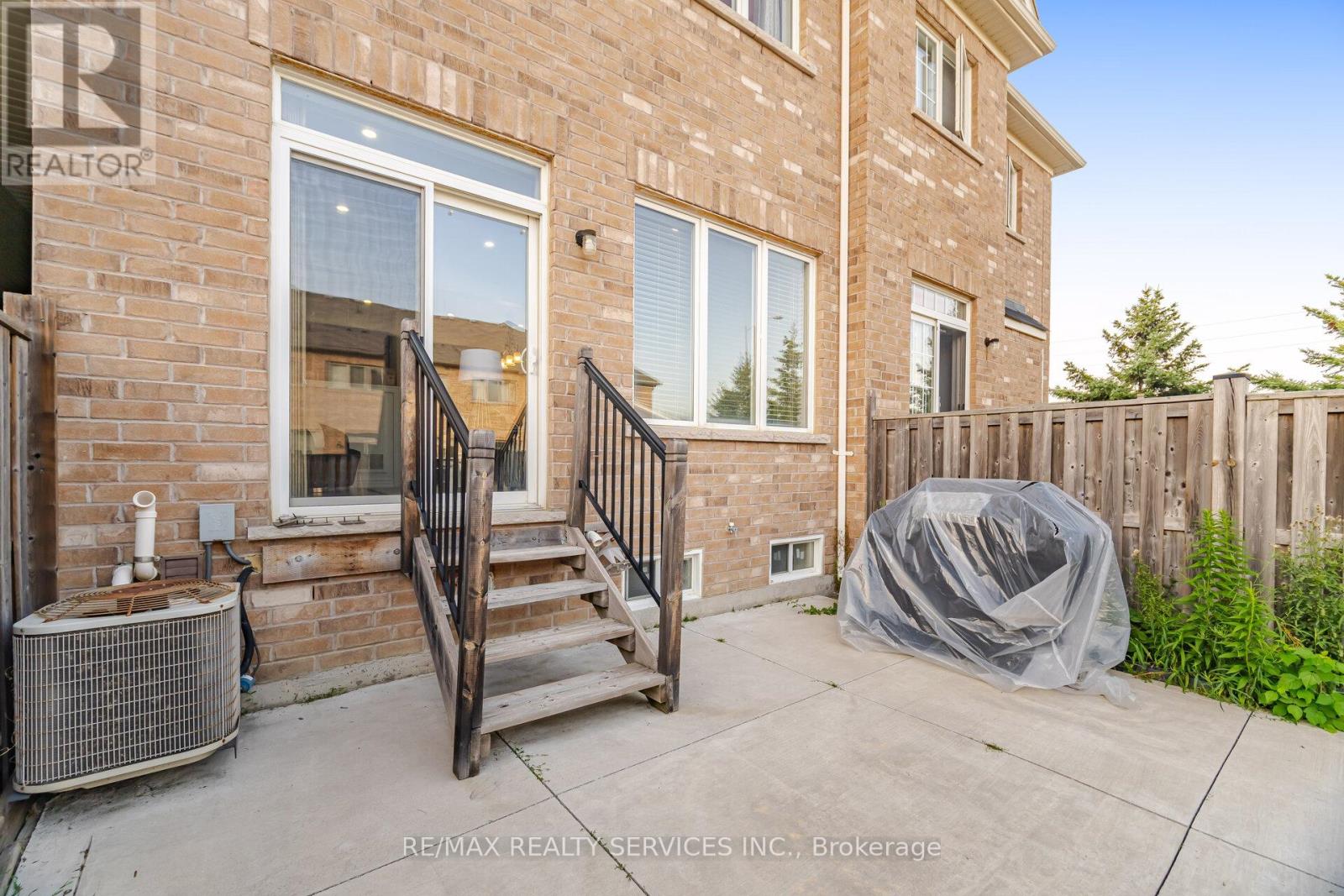 18 Seedland Crescent, Brampton, Ontario  L6R 0Z5 - Photo 43 - W13628406