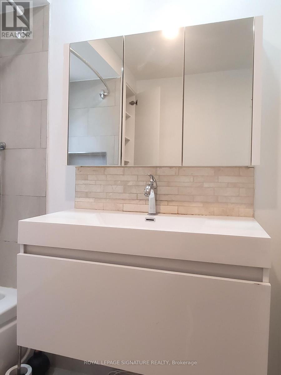 1 - 1 Maynard Avenue, Toronto, Ontario  M6K 2Z7 - Photo 21 - W13628420