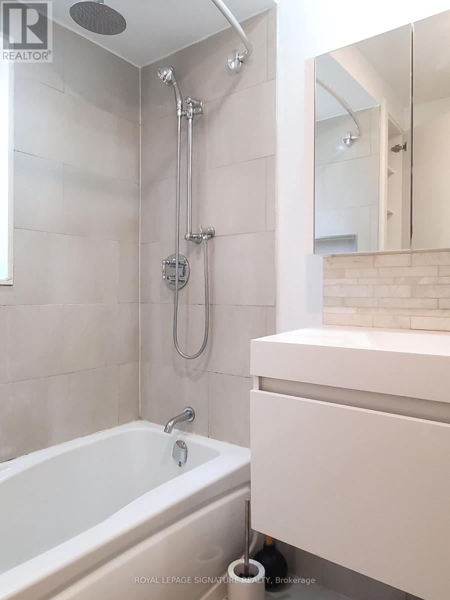 1 - 1 Maynard Avenue, Toronto, Ontario  M6K 2Z7 - Photo 22 - W13628420