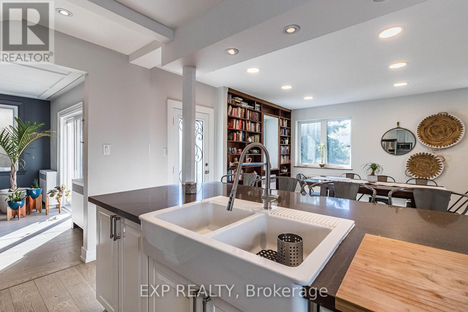 205 Church Street, Toronto, Ontario  M9N 1N9 - Photo 11 - W13628434