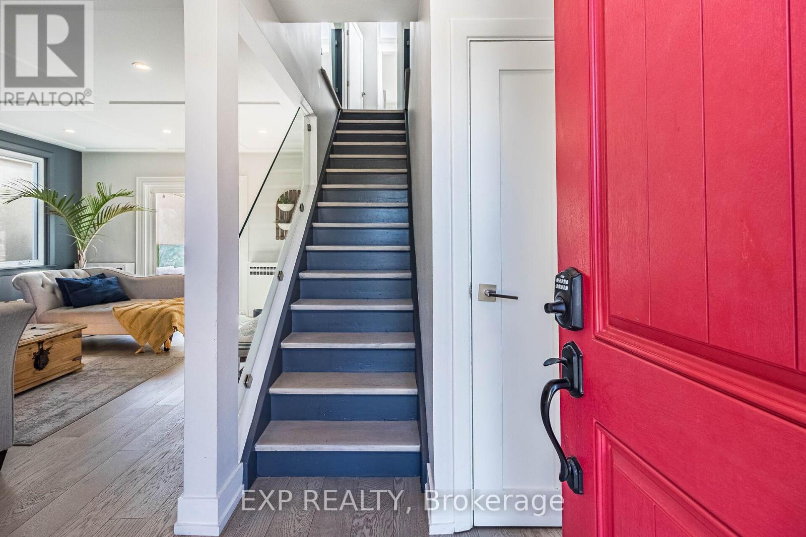 205 Church Street, Toronto, Ontario  M9N 1N9 - Photo 2 - W13628434