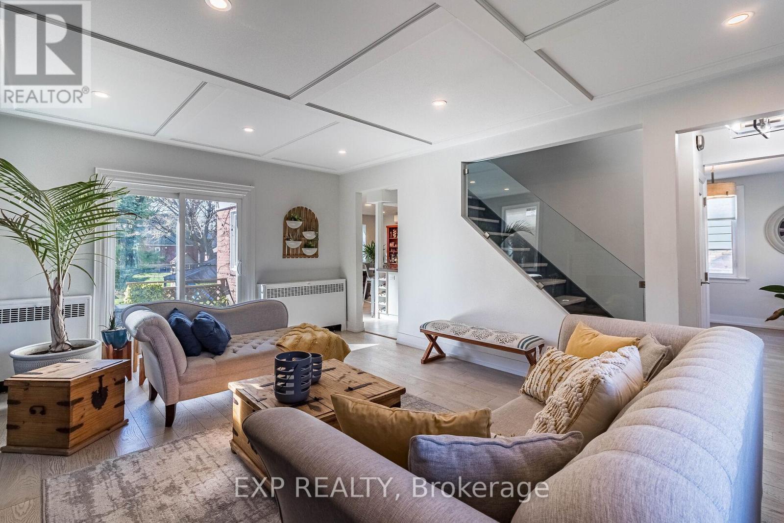 205 Church Street, Toronto, Ontario  M9N 1N9 - Photo 7 - W13628434