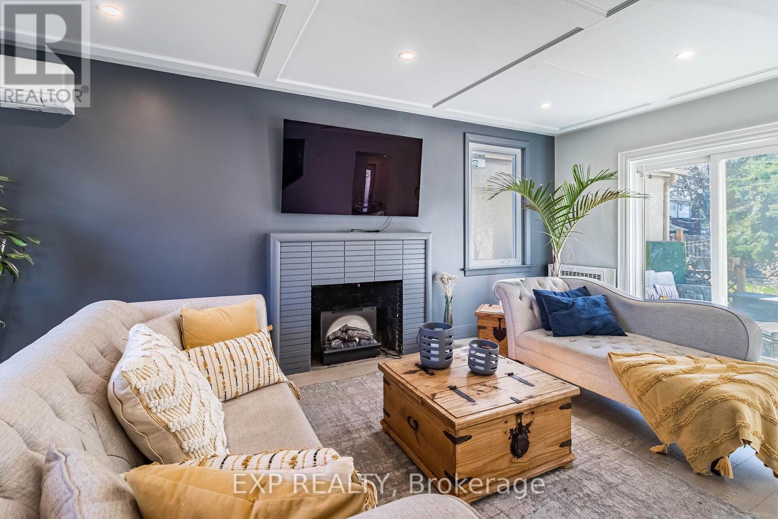 205 Church Street, Toronto, Ontario  M9N 1N9 - Photo 8 - W13628434