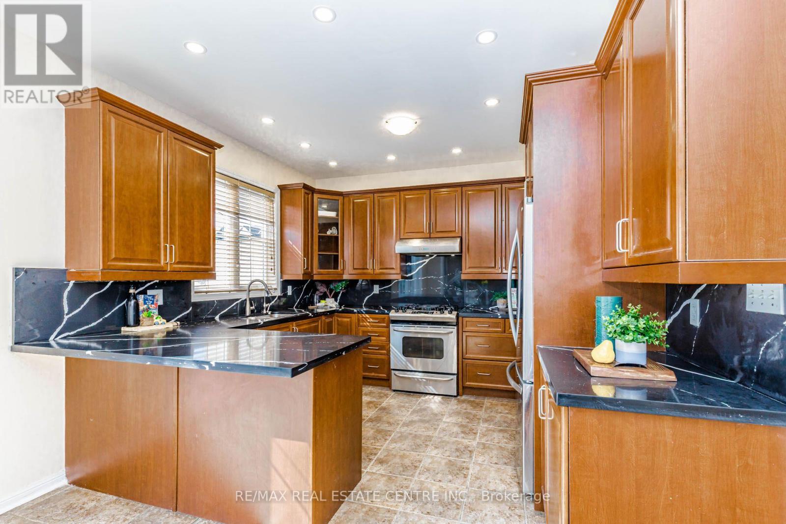 14 Alboreto Way, Brampton, Ontario  L6X 0N5 - Photo 12 - W13628436