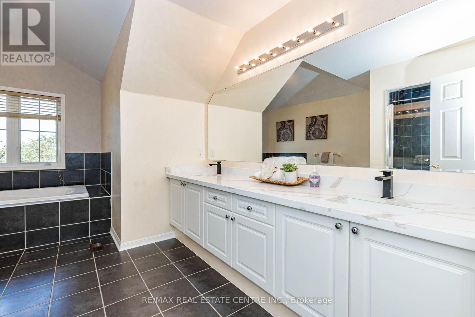 14 Alboreto Way, Brampton, Ontario  L6X 0N5 - Photo 24 - W13628436