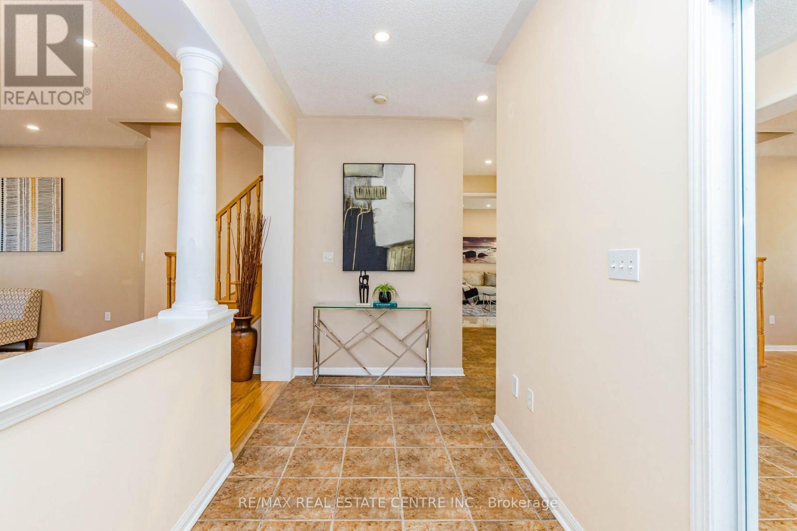 14 Alboreto Way, Brampton, Ontario  L6X 0N5 - Photo 4 - W13628436