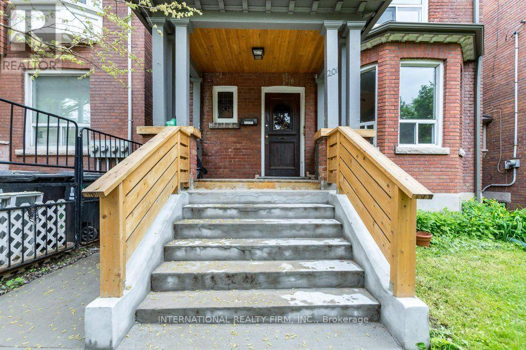 Unit C - 201 Madison Avenue, Toronto, Ontario  M5R 2S6 - Photo 4 - C13620290