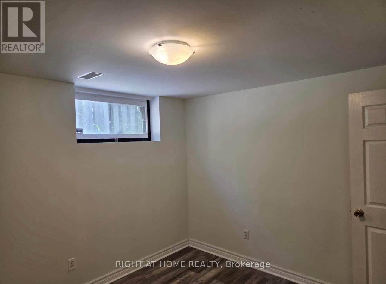 1010 Bloor Street, Mississauga, Ontario  L4Y 2N2 - Photo 14 - W13246236