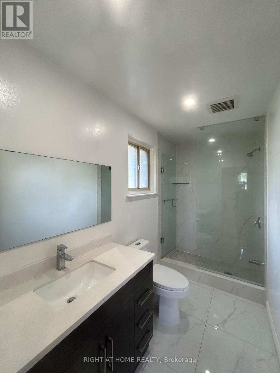 1010 Bloor Street, Mississauga, Ontario  L4Y 2N2 - Photo 6 - W13246236