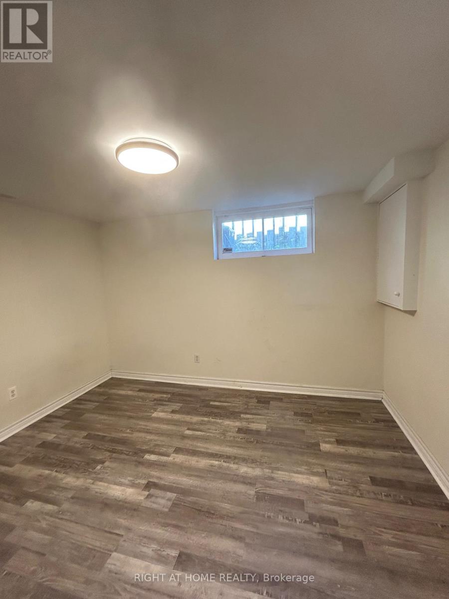 1010 Bloor Street, Mississauga, Ontario  L4Y 2N2 - Photo 11 - W13246236