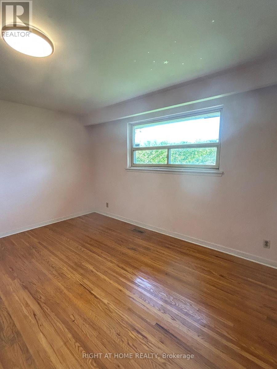 1010 Bloor Street, Mississauga, Ontario  L4Y 2N2 - Photo 5 - W13246236