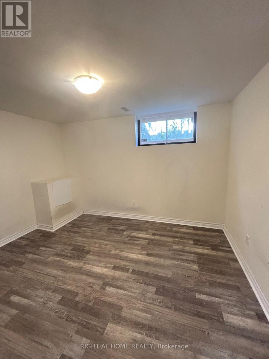 1010 Bloor Street, Mississauga, Ontario  L4Y 2N2 - Photo 12 - W13246236
