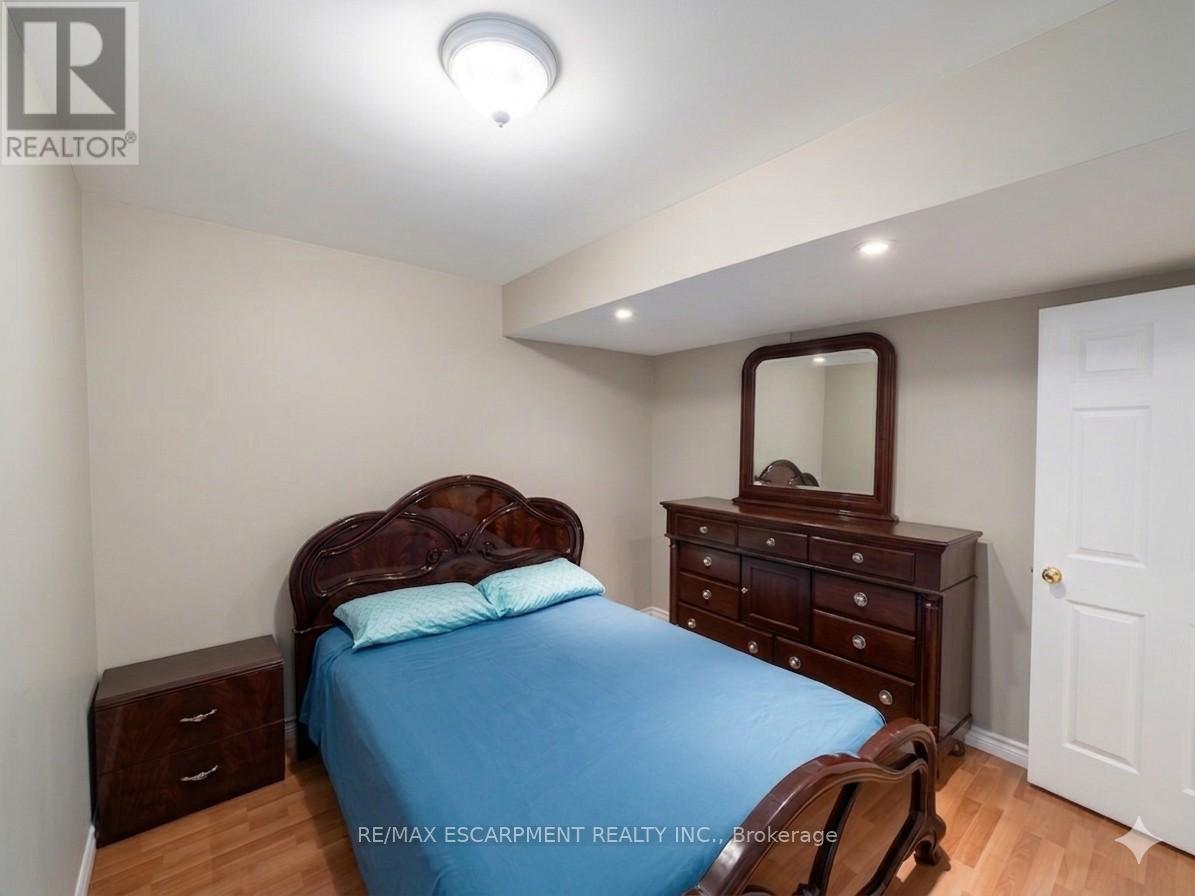 2 Pineridge Drive, Hamilton, Ontario  L9A 5K2 - Photo 11 - X13099102
