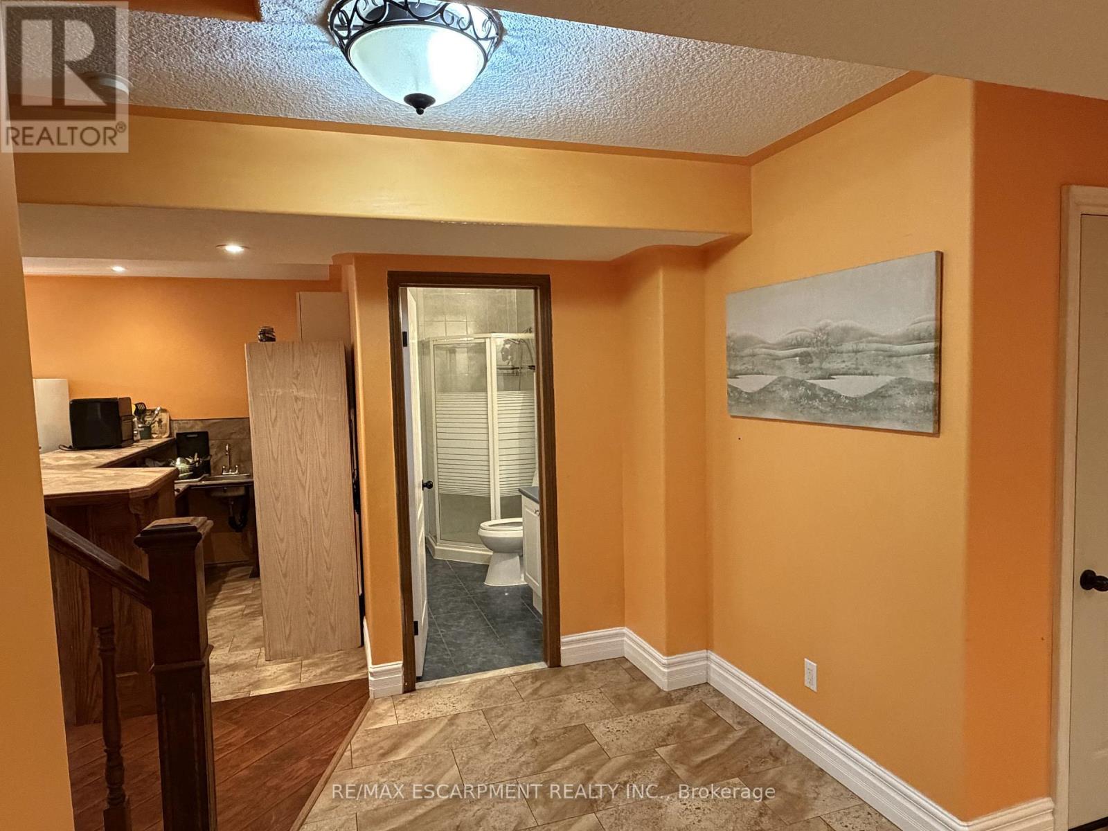 2 Pineridge Drive, Hamilton, Ontario  L9A 5K2 - Photo 8 - X13099102