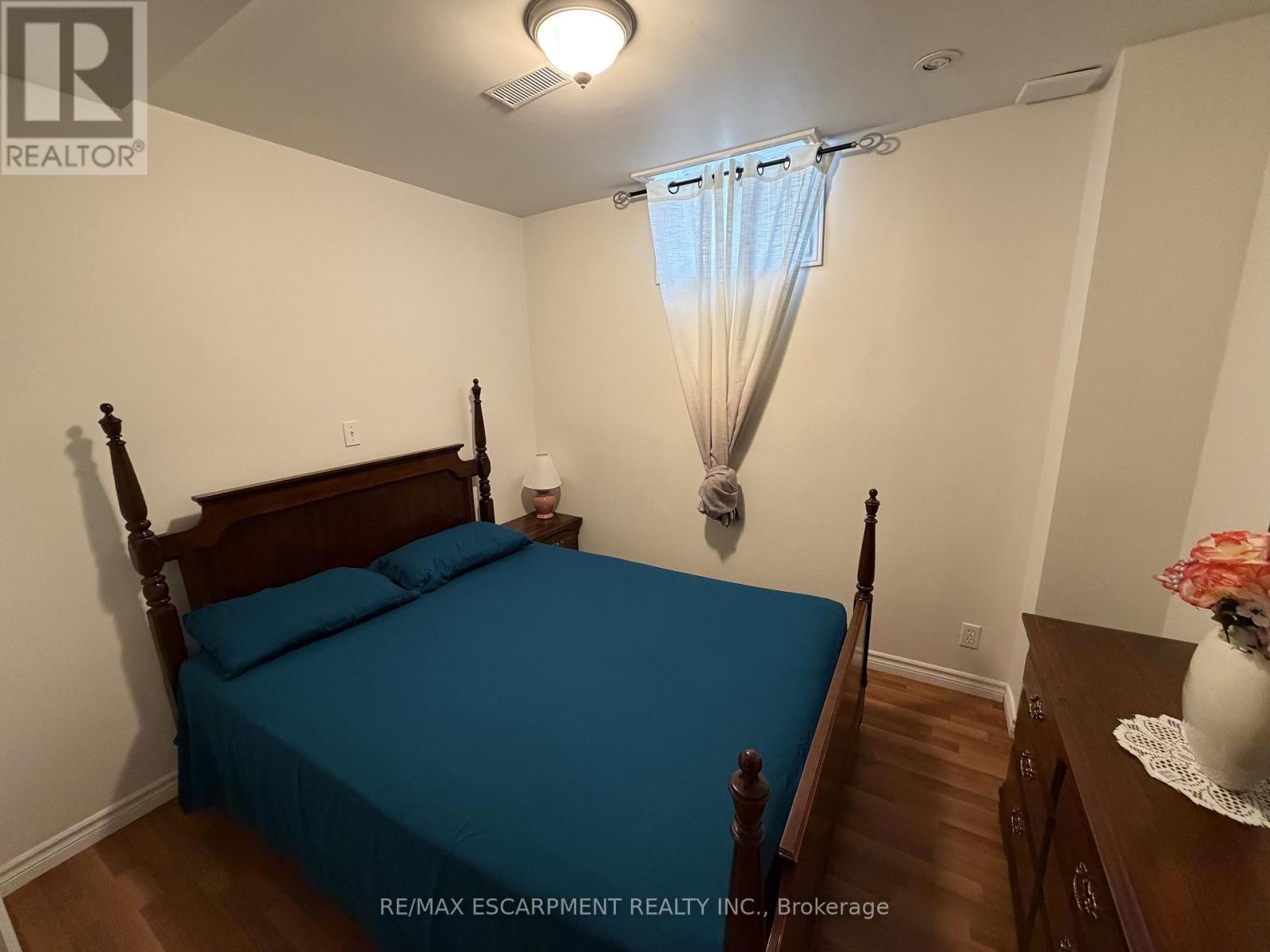 2 Pineridge Drive, Hamilton, Ontario  L9A 5K2 - Photo 9 - X13099102