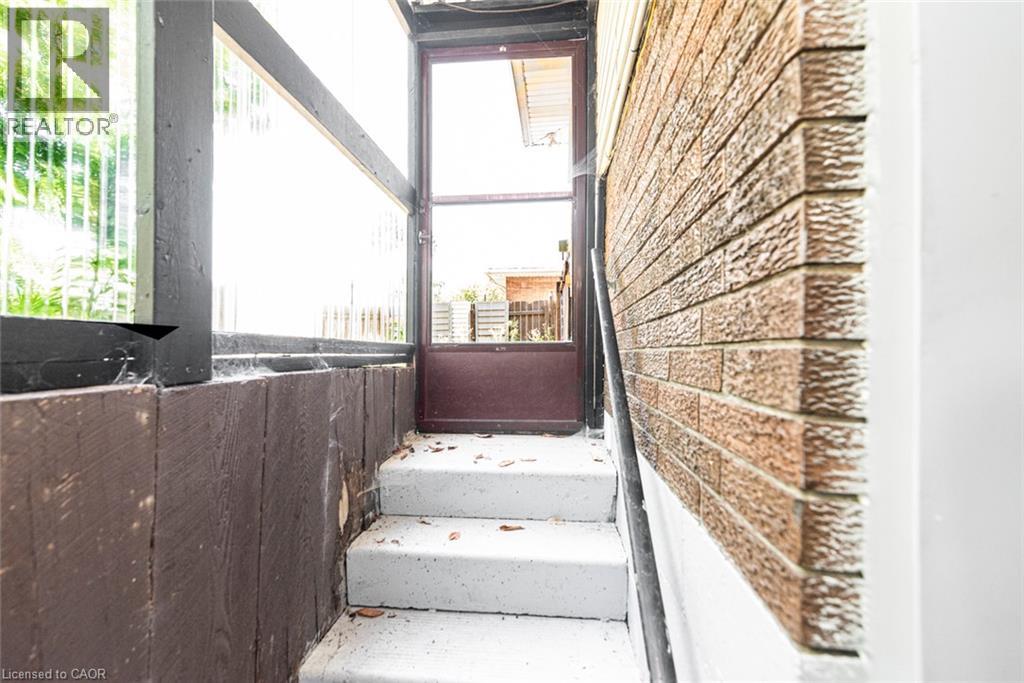 100 Mountain Avenue N, Hamilton, Ontario  L8G 3P7 - Photo 39 - 40845875
