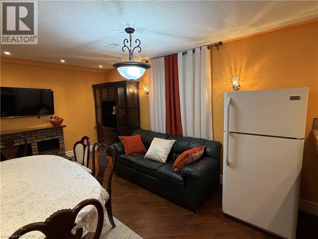 2 Pineridge Drive, Hamilton, Ontario  L9A 5K2 - Photo 6 - 40828285