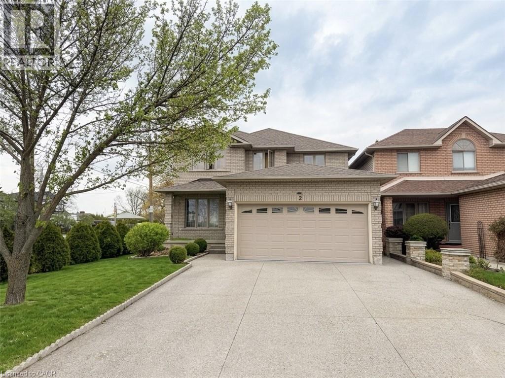2 PINERIDGE Drive, Hamilton, Ontario