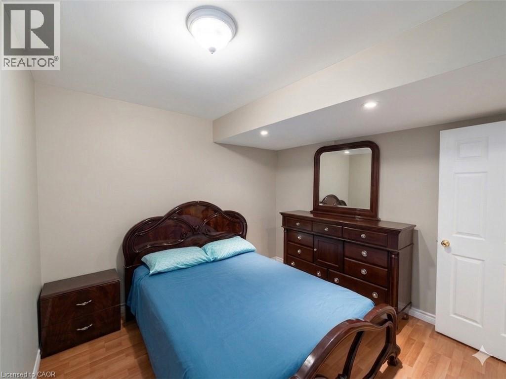2 Pineridge Drive, Hamilton, Ontario  L9A 5K2 - Photo 11 - 40828285