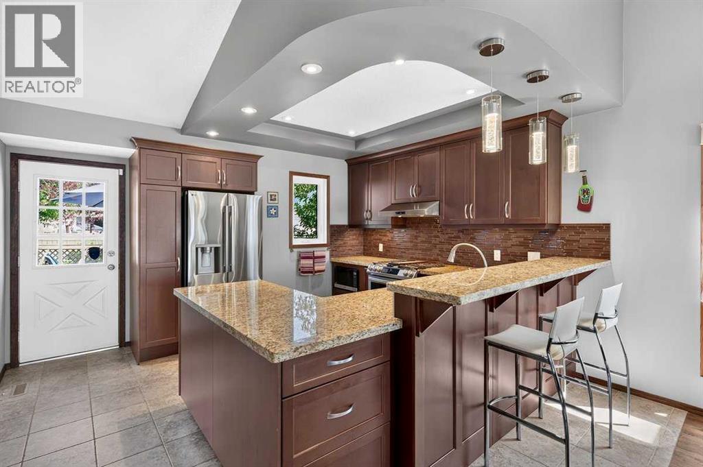 31 Scenic Cove Place NW, Calgary, Alberta  T2L 1M6 - Photo 13 - A2333634